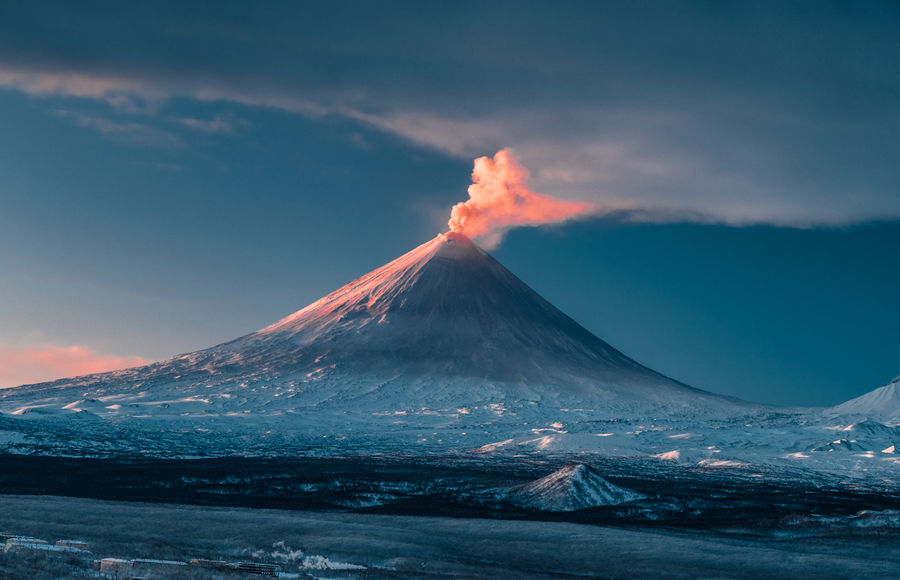 Вулканы, океан и серфинг на Камчатке: захватывающее видео отпуск, поездка