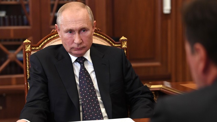 Путин позвонил Лукашенко после сенсации с "33 богатырями": "Российская сторона заинтересована..." геополитика