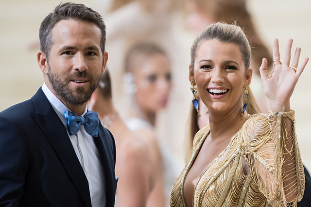 Блейк Лайвли подарила Райану Рейнольдсу картину, написанную по мотивам его детства