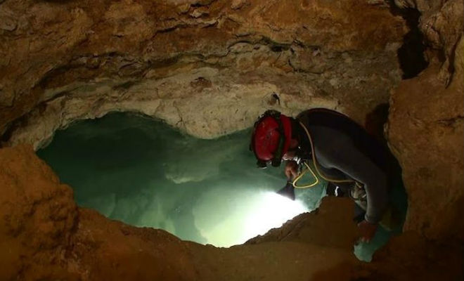 Ученые опустились в пещеру, изолированную от мира миллионы лет древняя пещера,наука,пещера,Пространство,скалы