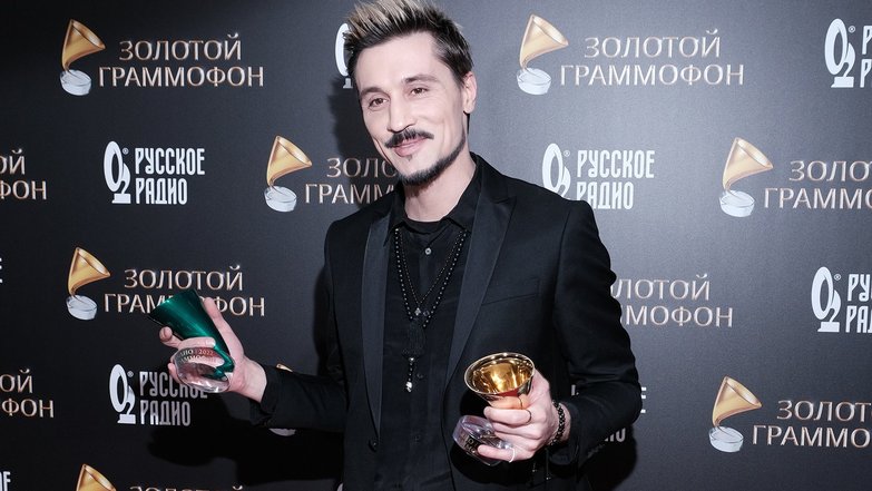 Золотой граммофон гагарина. Дима билан золотой граммофон 2022. Билан золотой граммофон. Лазарев на золотом граммофоне 2022. Билан золотой граммофон.