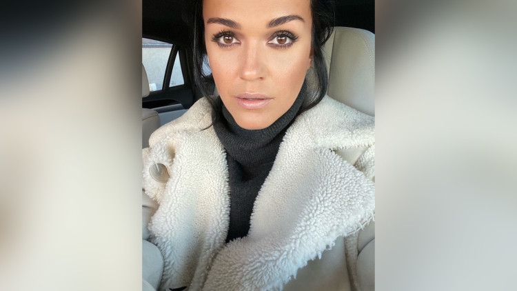 Ксения Собчак посоветовала раскритиковавшей ее Славе обходить тему сексуальности Шоу-бизнес