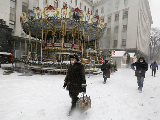 «Ползучая украинизация» идет без боя: в городах продолжают общаться на русском