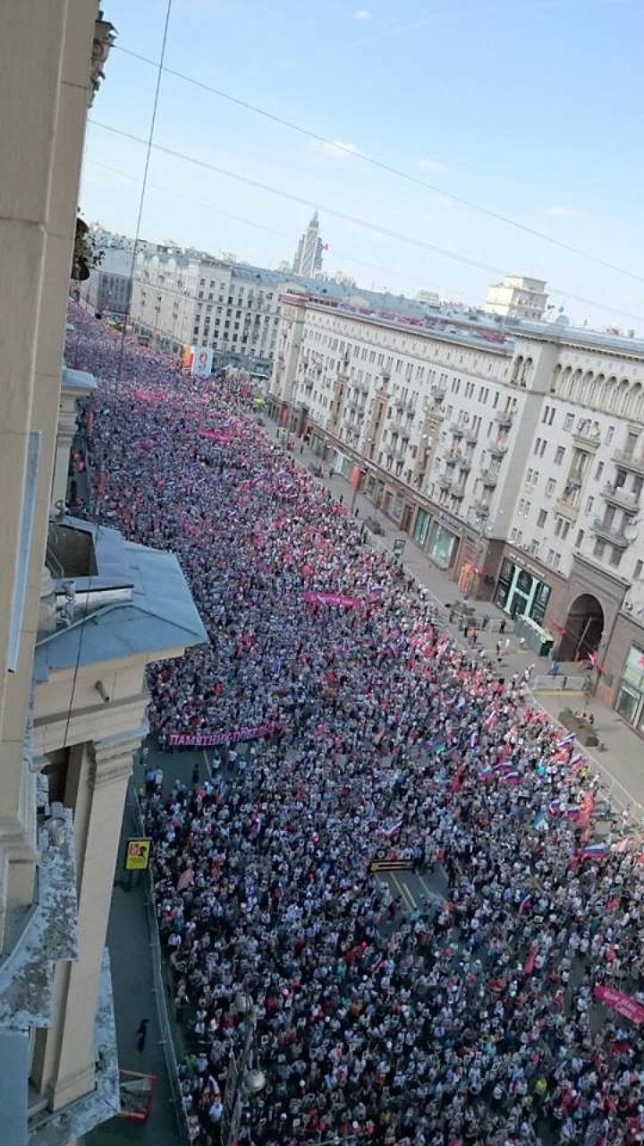 «Бессмертный полк» в Москве собрал 700 тысяч человек. Фото: Анатолий Волин 