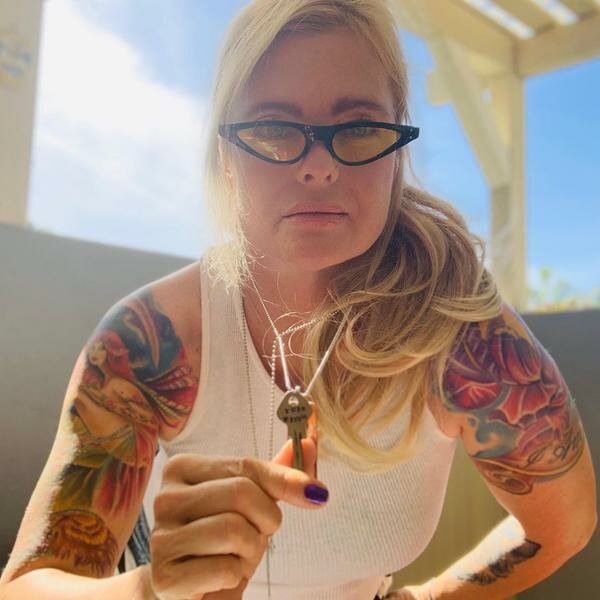 Было — стало: как в 50 лет выглядит нестареющая «спасательница Малибу» Эрика Элениак Было — стало: как в 50 лет выглядит нестареющая «спасательница Малибу» Эрика Элениак