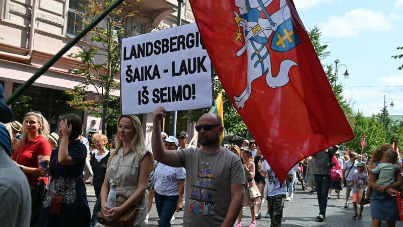 Революция по-литовски: мигранты, ковид и агенты Путина геополитика