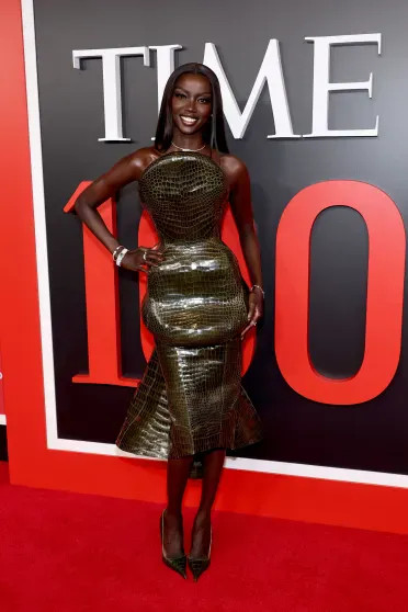 Хейли Бибер, Дакота Джонсон и жена богатейшего человека Азии посетили гала-вечер Time100 платье, появилась, Бибер, АмбаниНита, Time100, Амбани, самых, цвета, Джонсон, ДжонсонНита, ДжонсонДакота, БиберДакота, БиберХейли, дизайнеХейли, эксклюзивном, Hermès, выполненной, Kelly, моделью, культовой