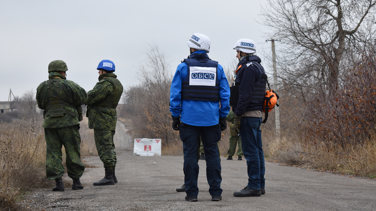 Донбасс сегодня: под Донецком найдено тело солдата ВСУ, штаб ООС усиливает слежку за ОБСЕ