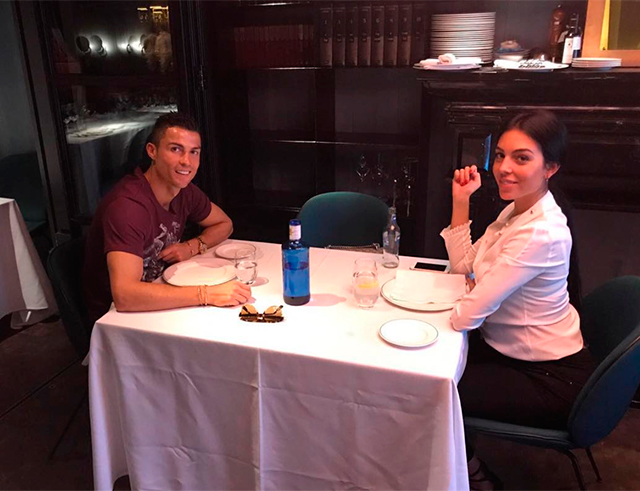 Криштиану Роналду и Джорджина Родригес в одном из ресторанов Мадрида
