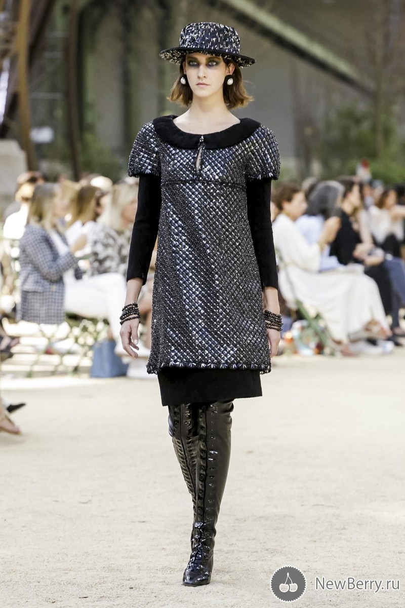 Chanel Couture Ts