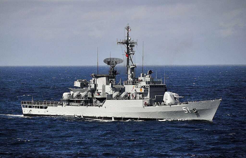    Перуанский фрегат класса "Лупо"   
U.S. Navy photo by Mass Communication Specialist 2nd Class Daniel Barker