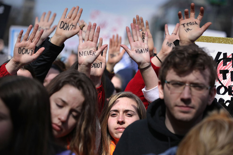 Американцы вышли на марши против оружия