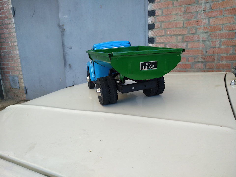 Вторая жизнь игрушке ЗИЛ Вторая жизнь игрушке ЗИЛ авто и мото,автоновости