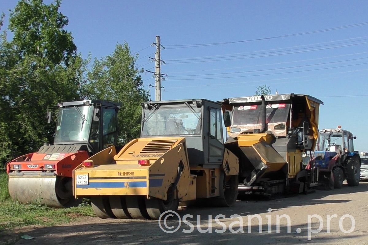 Дорожники начали укладывать нижний слой асфальта на проезде Копровом в Ижевске