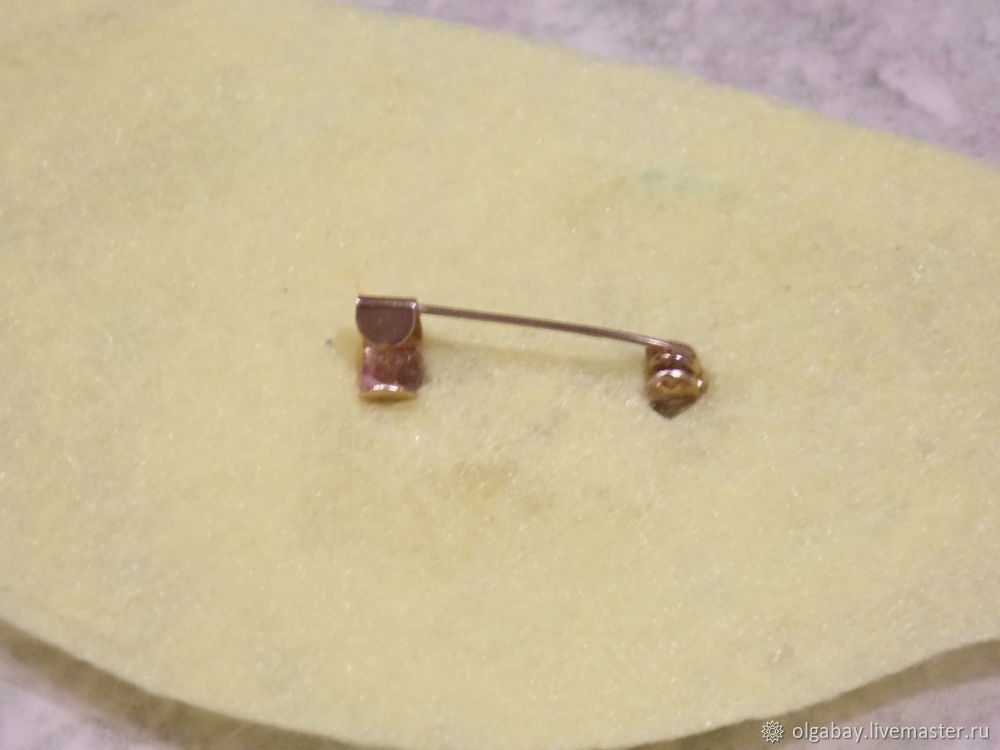 Делаем брошь «Синичка» из войлока и бисера Делаем брошь «Синичка» из войлока и бисера валяем брошь