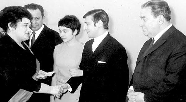 Фото из семейного альбома Хазановых Фото из семейного альбома Хазановых актер,Геннадий Хазанов,звезда,наши звезды,развлечение,фото,шоу,шоубиz,шоубиз