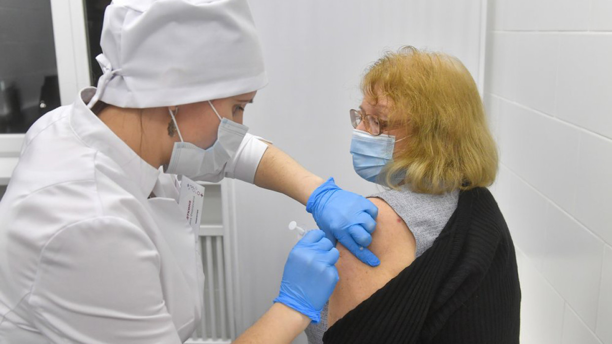 Россиянам объяснили, как распознать эффект после вакцинации