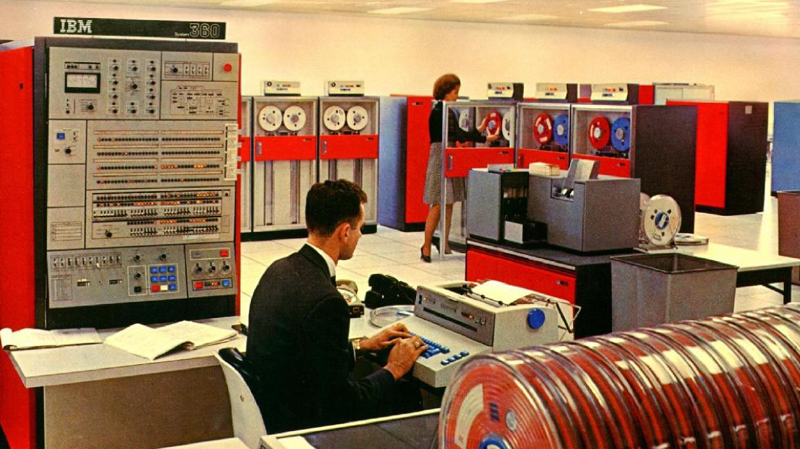 Луна, нацисты и первый смартфон: 10 фактов из жизни IBM Луна, нацисты и первый смартфон: 10 фактов из жизни IBM