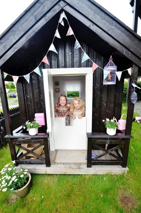 awesome-outdoor-kids-playhouses-to-build-this-summer-19