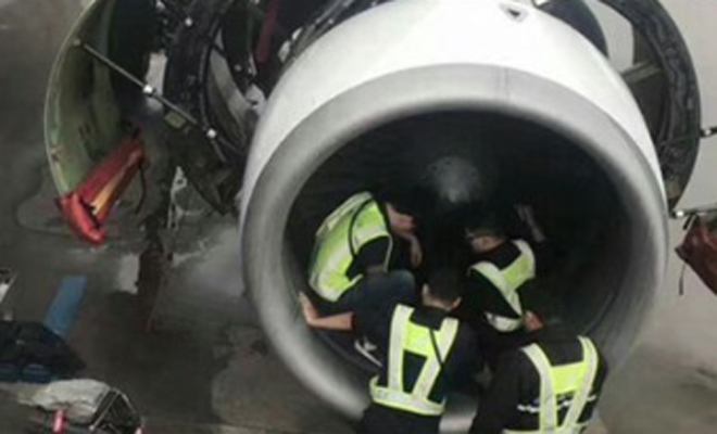 Китаянка чуть не устроила авиакатастрофу, кинув в двигатель монеты