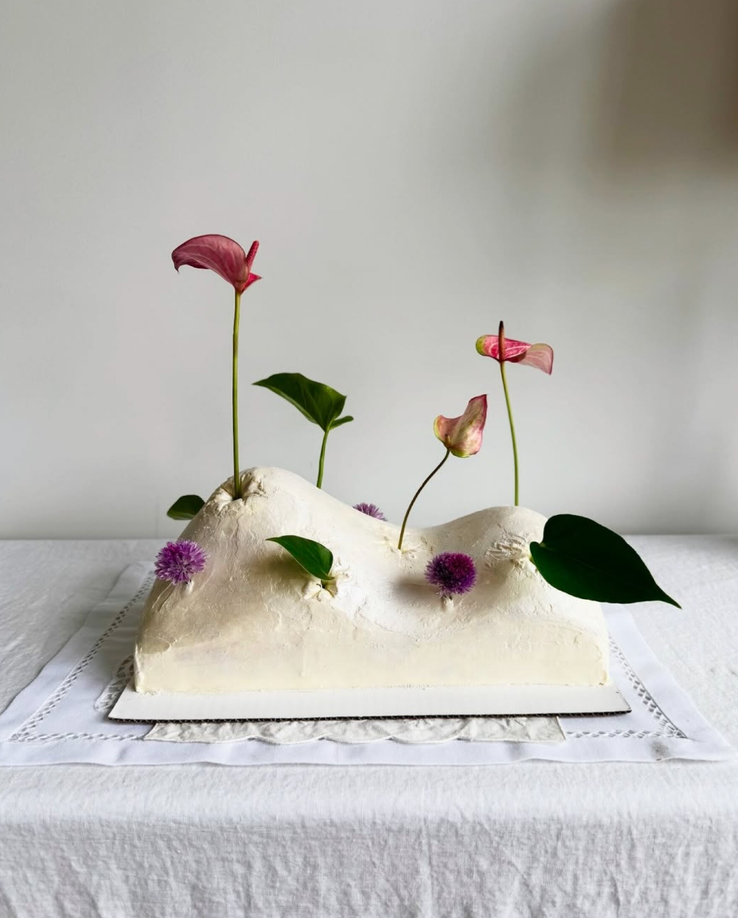 Свадебные тренды-2026: плоские торты и десерты в стиле Марии-Антуанетты можно, торты, Торты, акцент, ткани, гостей, более, добавить, могут, немного, которые, всего, просто, десерт, очень, особенно, цветами, стиле, цветочный, цветы