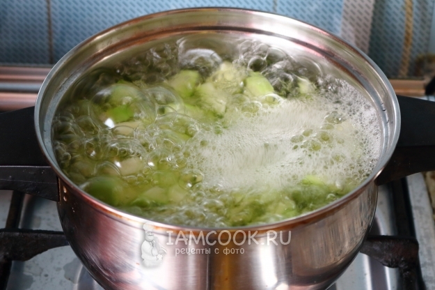 Бланшировать кабачки