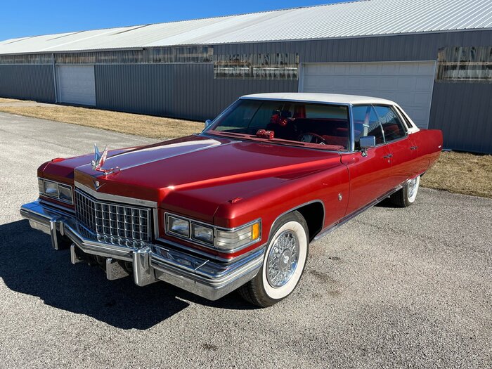 Cadillac DeVille 1976 года/ Фото: countryclassiccars.com