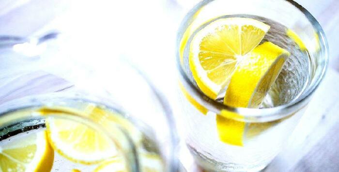 Лимонный сок может помочь людям с диабетом. /Фото: aqreqator.az