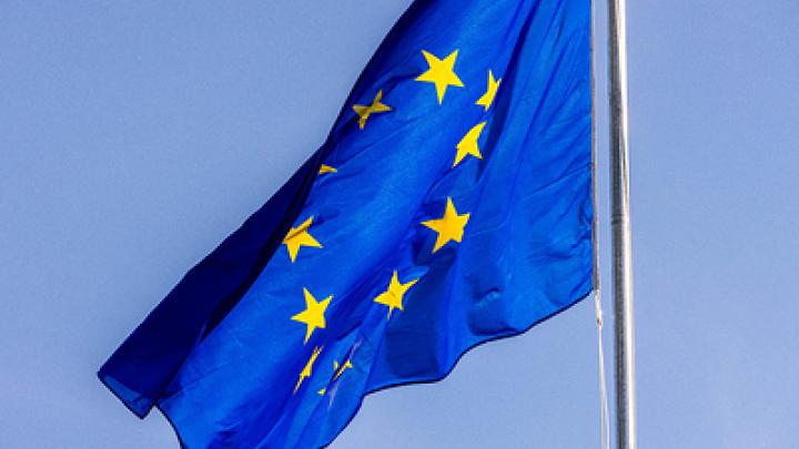 Страны ЕС призвали Еврокомиссию изменить мешающие поставкам удобрений антироссийские санкции – FT
