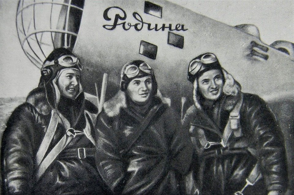 24 сентября 1938 года - начался первый женский перелет на Дальний Восток