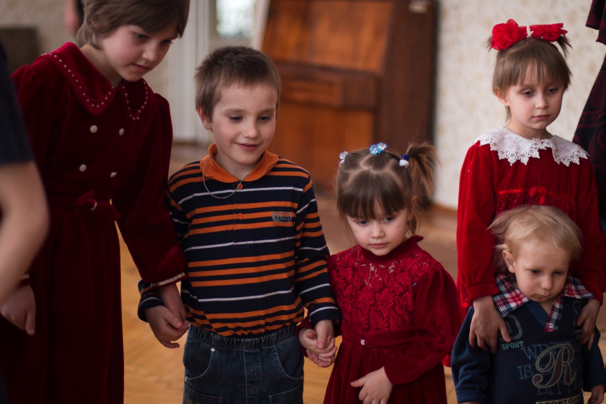 Люди готовы шефствовать: Елена Бабич оценила идею программы наставничества для сирот Общество