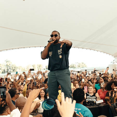 Канье Уэст делится новыми идеями своей предвыборной кампании: христианский TikTok и смеющаяся Анна Винтур Канье Уэст делится новыми идеями своей предвыборной кампании: христианский TikTok и смеющаяся Анна Винтур Звезды,Новости о звездах