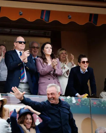 Княгиня Монако Шарлен, Шарлотта Казираги и Виктория Боня посетили игру Янника Синнера против Карлоса Алькараса Альбер, князь, Шарлен, Синнер, княгиня, Янник, Монако, Карлос, Дюкрюэ, Гримальди, костюме, Полин, Казираги, Шарлотта, другие, также, князя, ШарленКнязь, Грейс, спортсменке