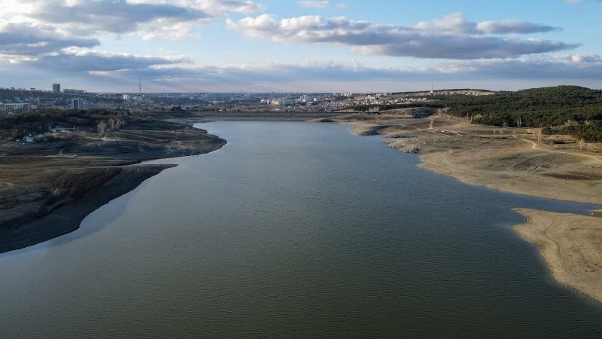 Вода начала поступать в пересохшие водохранилища Крыма