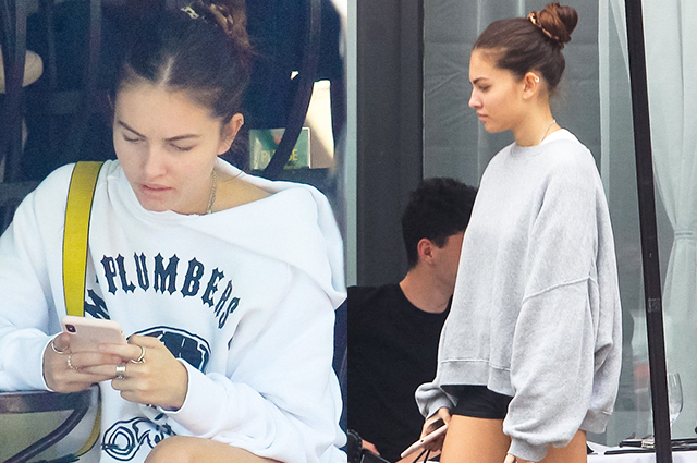 Уличный стиль знаменитости: Тилан Блондо в спортивном стиле на прогулке в Лос-Анджелесе