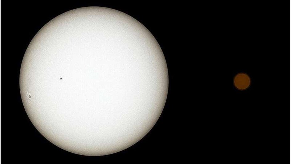 Trappist-1, изображенный на этой иллюстрации с Солнцем для масштаба, стал целью поиска внеземных сигналов
