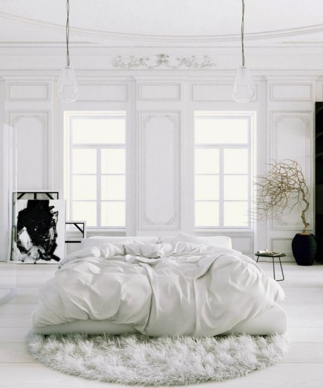 Модная белая спальня с классическим оформлением стен и наполнением в стиле хай-тек