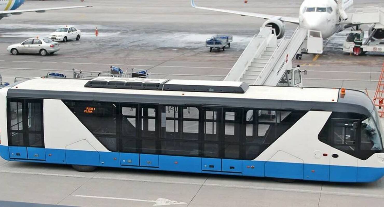 Почему у аэродромных и перронных автобусов колеса закрыты?