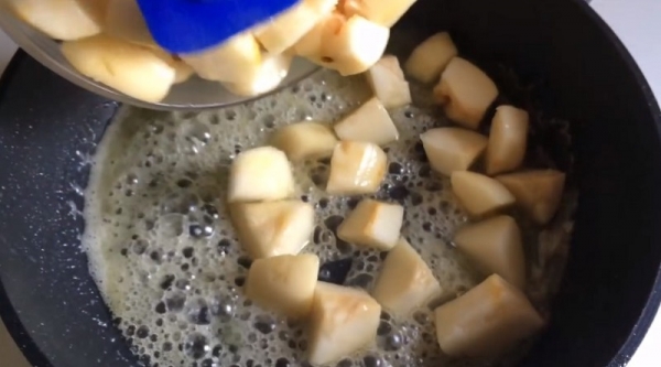 Как приготовить пирог с грушами на сливочном масле