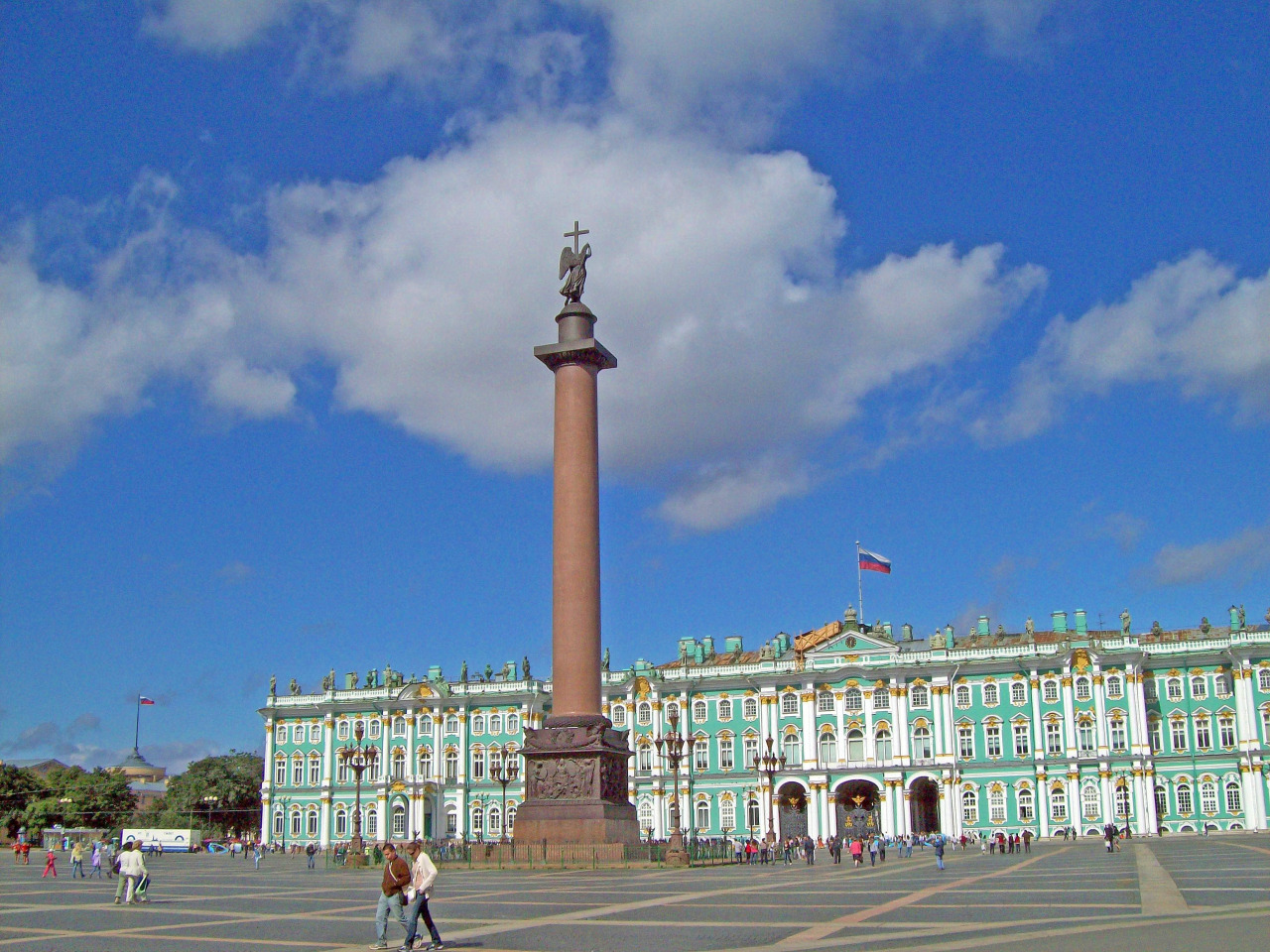 колонна в питере на дворцовой площади