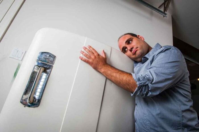 Как заставить холодильник работать тихо: 4 причины появления шума и способы их устранения 