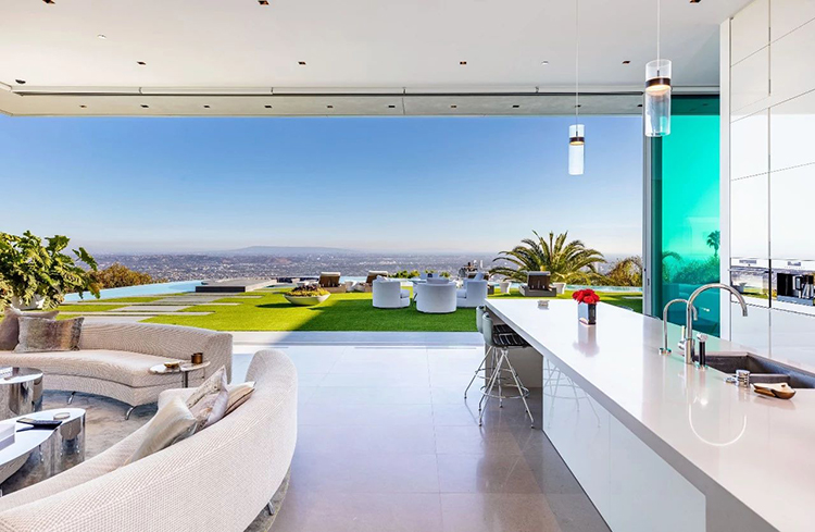 В гостях у Леброна Джеймса: экскурсия по впечатляющему особняку баскетболиста за 52 миллиона долларов Стиль жизни,Дома звезд