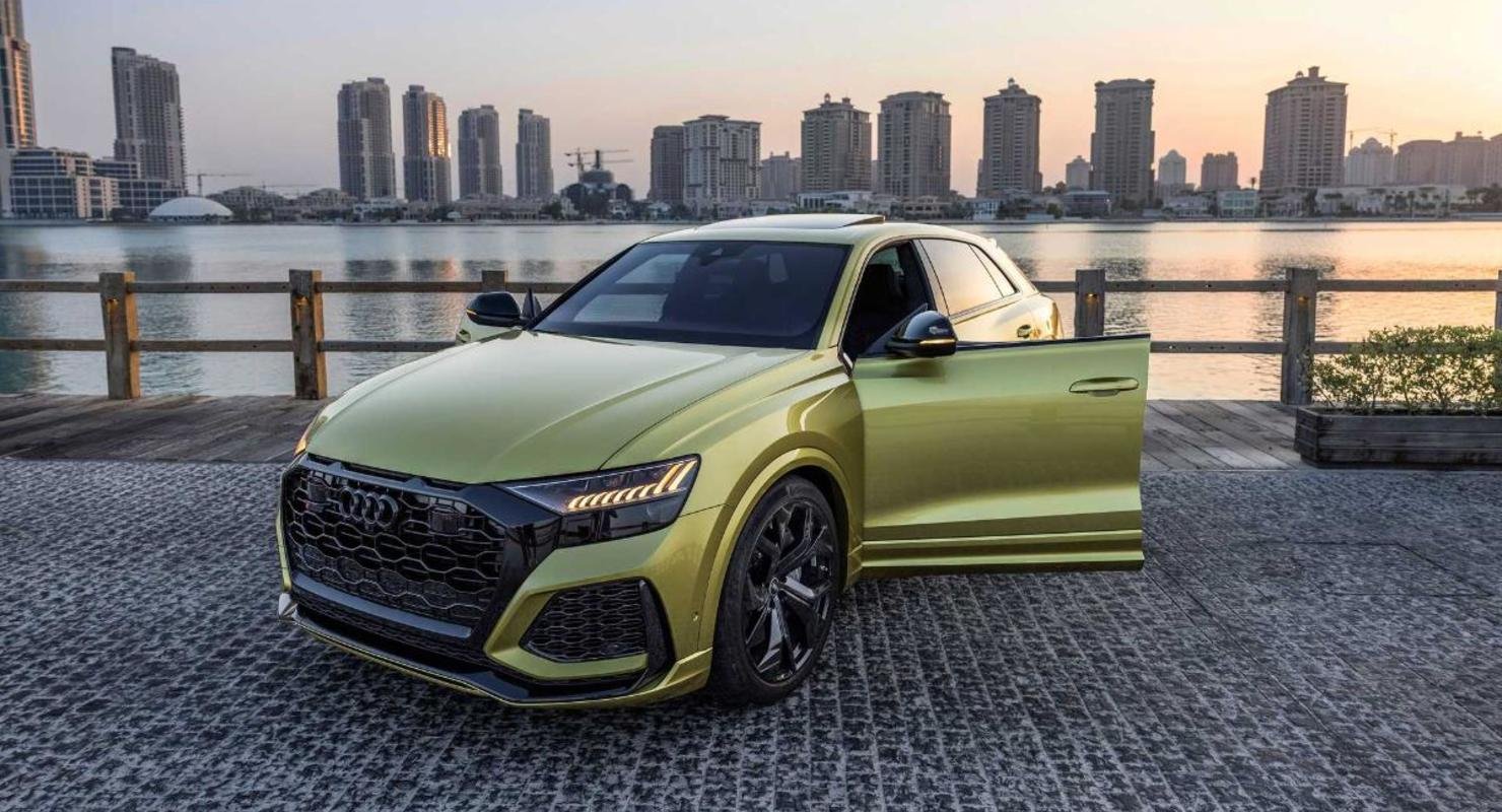 Единственный в своем роде желтый кроссовер Audi RS Q8 показали в Сети Единственный в своем роде желтый кроссовер Audi RS Q8 показали в Сети Автомобили