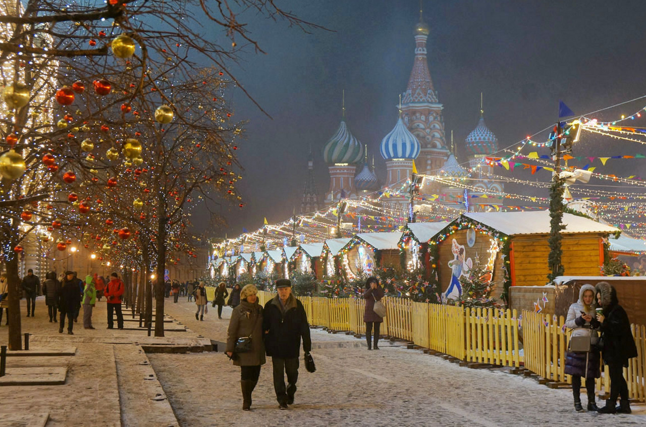 Фото московской зимы. Красная площадь зима. Красная площадь зимой. Вечерняя зимняя Москва. Вечерняя Москва зимой.