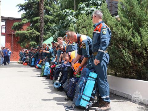 В Сочи спасатели уже почти сутки ищут пропавшего в горах туриста
