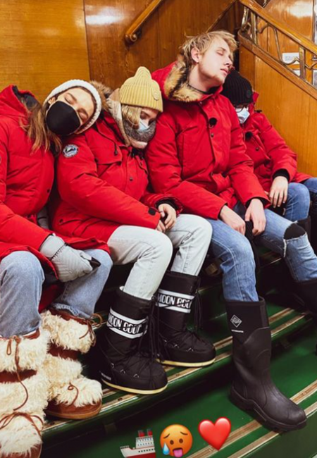 Наталья Водянова с детьми побывала на легендарном ледоколе 