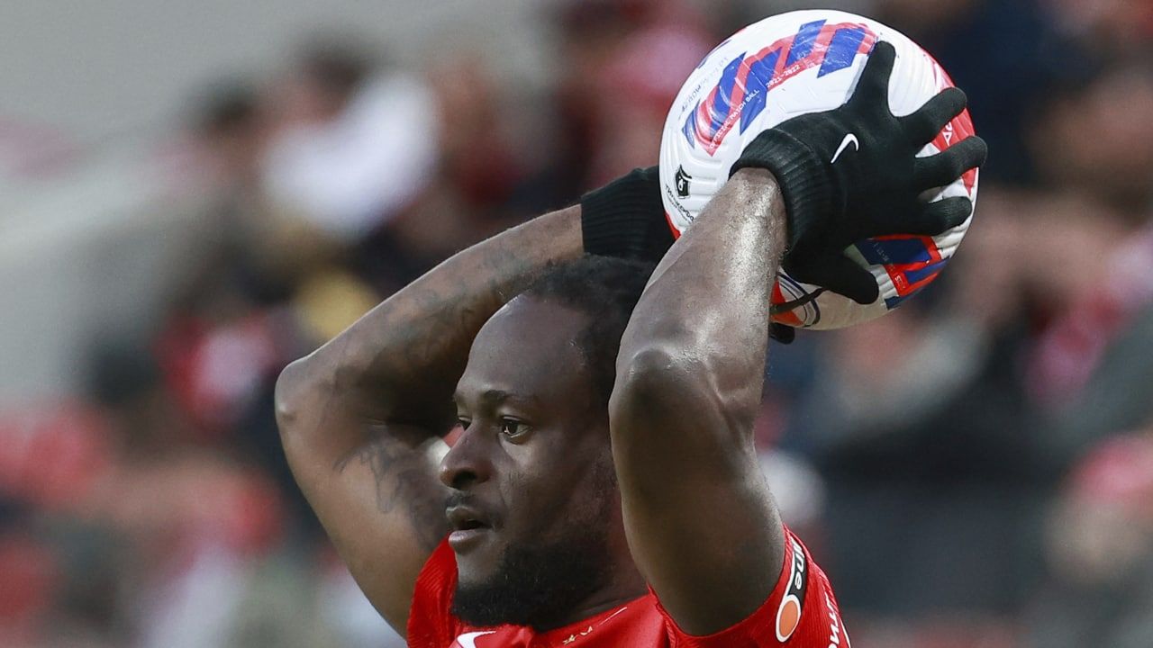 Полузащитник «Спартака» Мозес получил травму в матче с «Уралом» и покинул поле