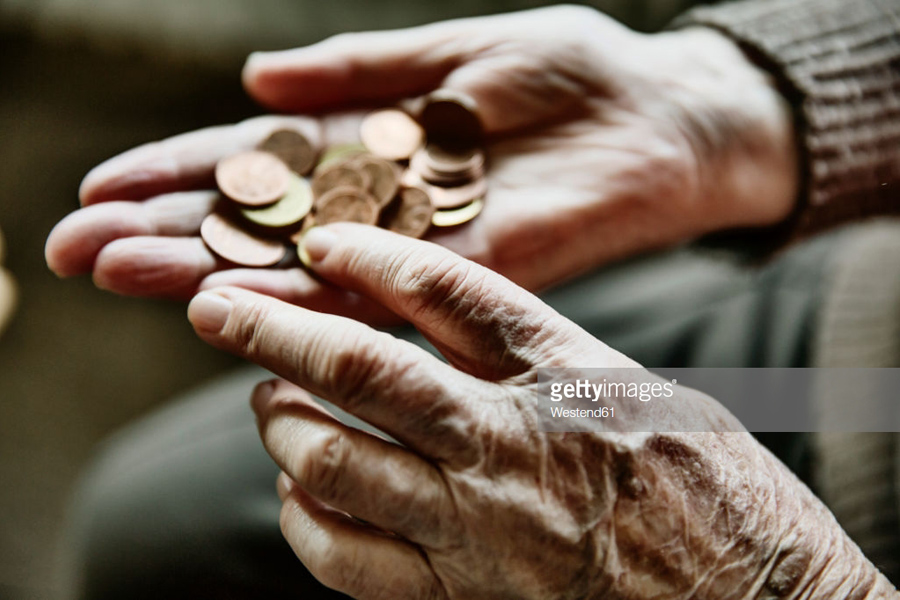 Hands-with-coins