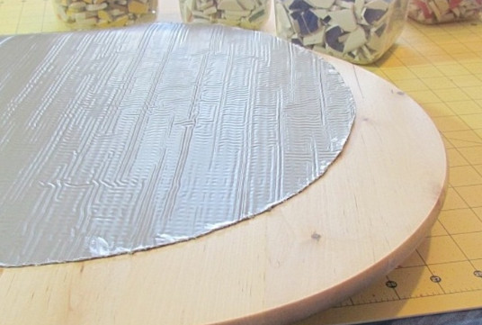 Не спешите выбрасывать осколки разбившихся чашек: сделайте уникальный элемент декора handmake