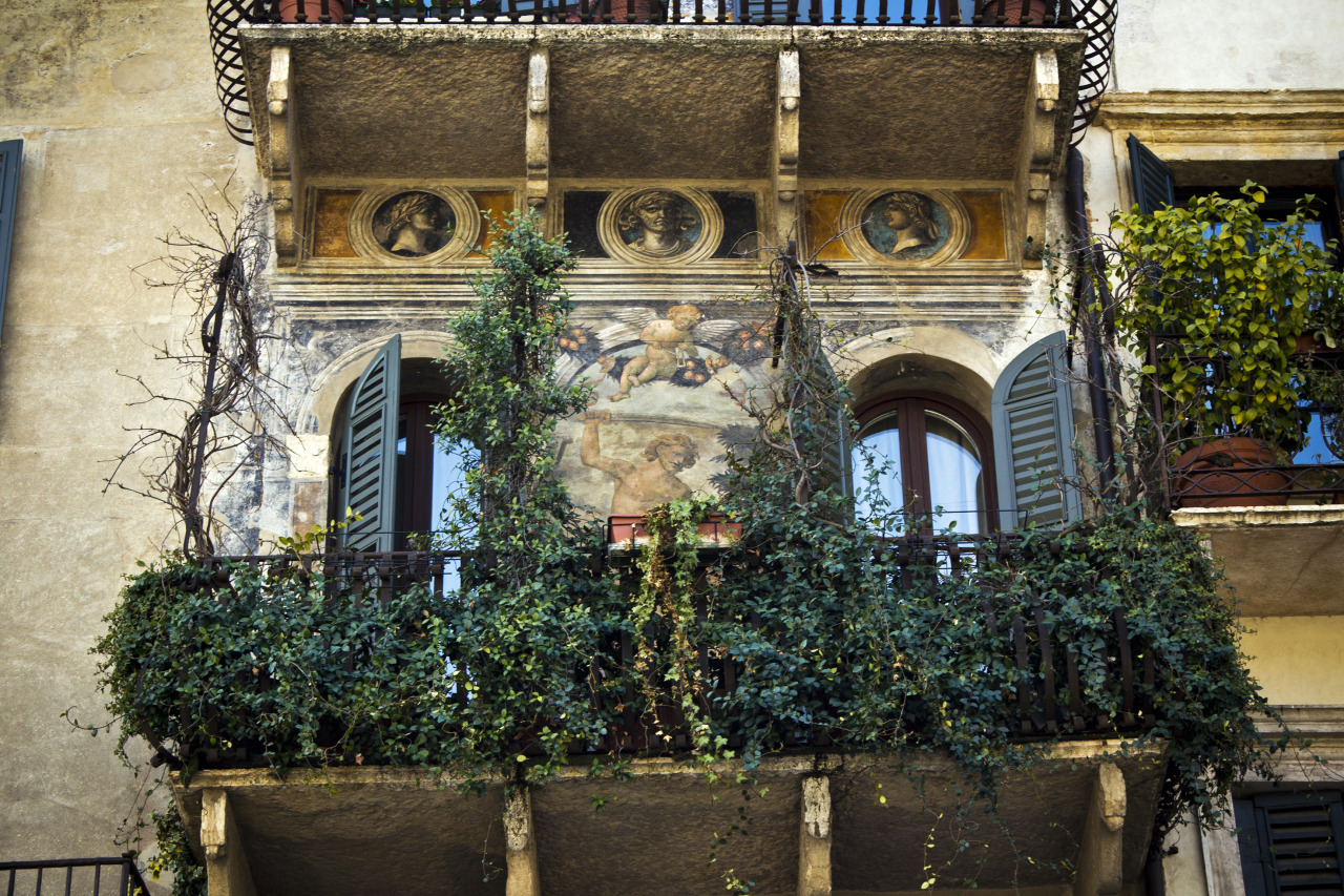 verona italy case mazzanti 35 Worlds Most Beautiful Balconies